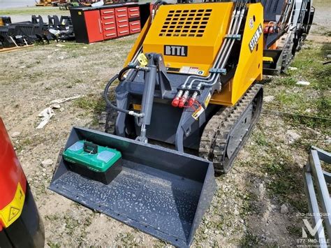 battler st25m 6 skid loader